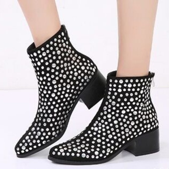 MJ Women's Black Rivet Booties108-5-blk1 - Picture 2 of 2